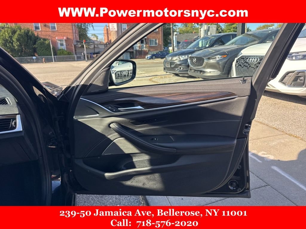 Used 2022 BMW M550i xDrive M550i xDrive w/ Executive Package image 12