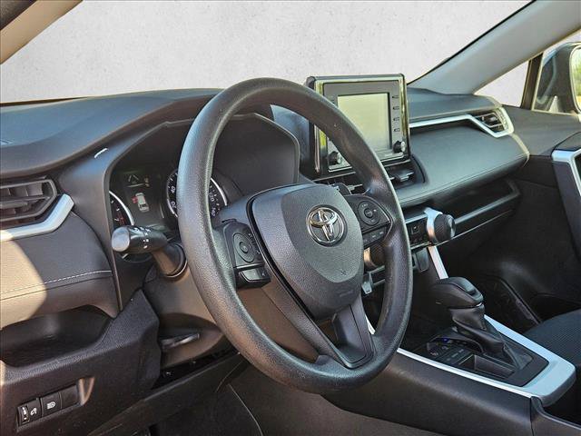 Used 2022 Toyota RAV4 LE FWD image 10