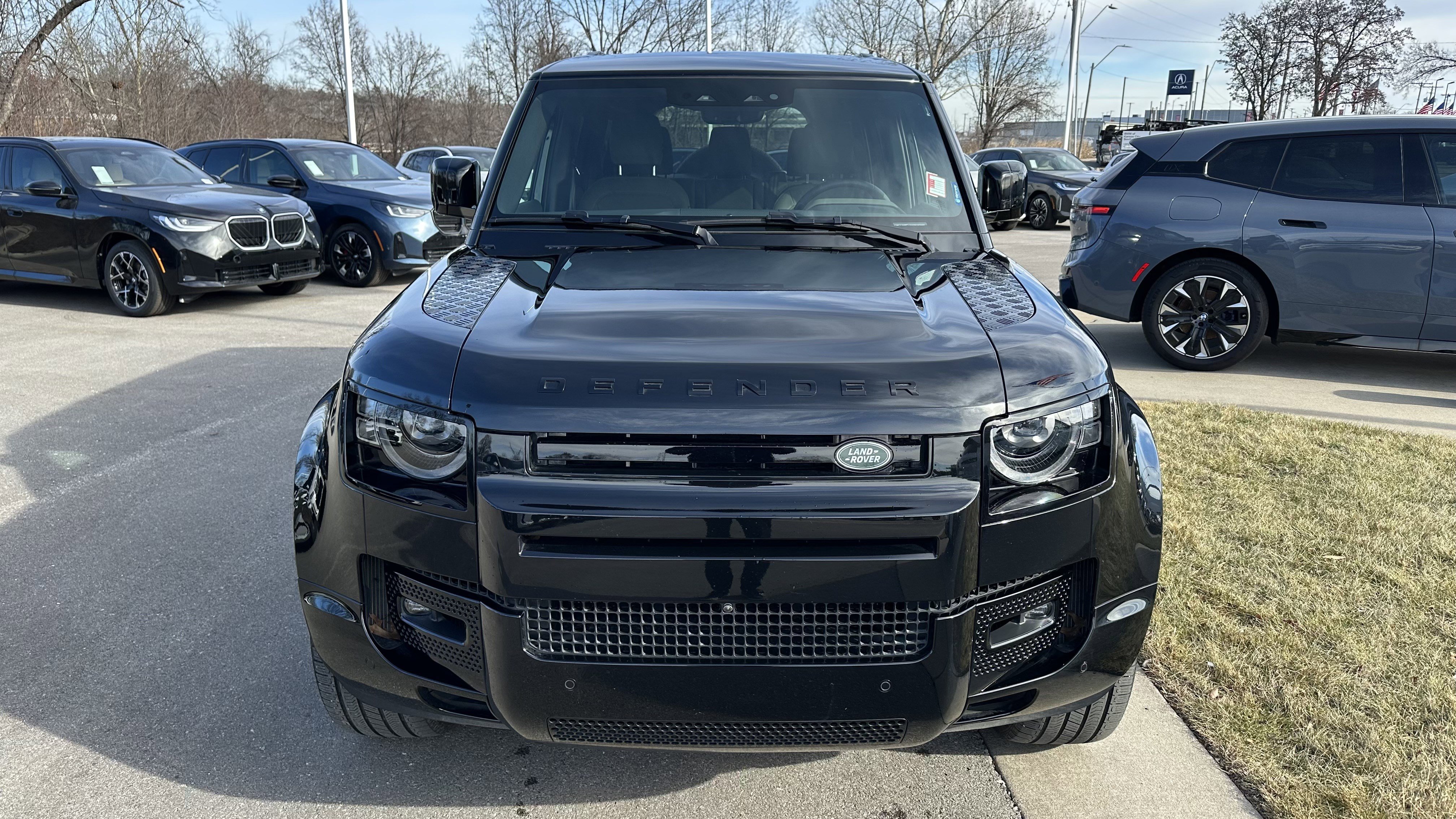 Used 2024 Land Rover Defender 110 X-Dynamic SE image 3