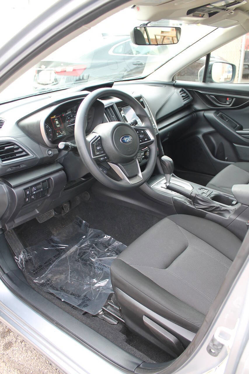 Used 2017 Subaru Impreza 2.0i Premium image 12