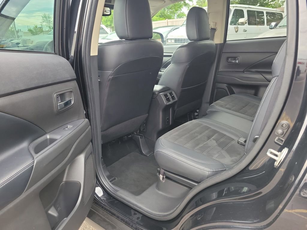 Used 2020 Mitsubishi Outlander SE FWD image 17