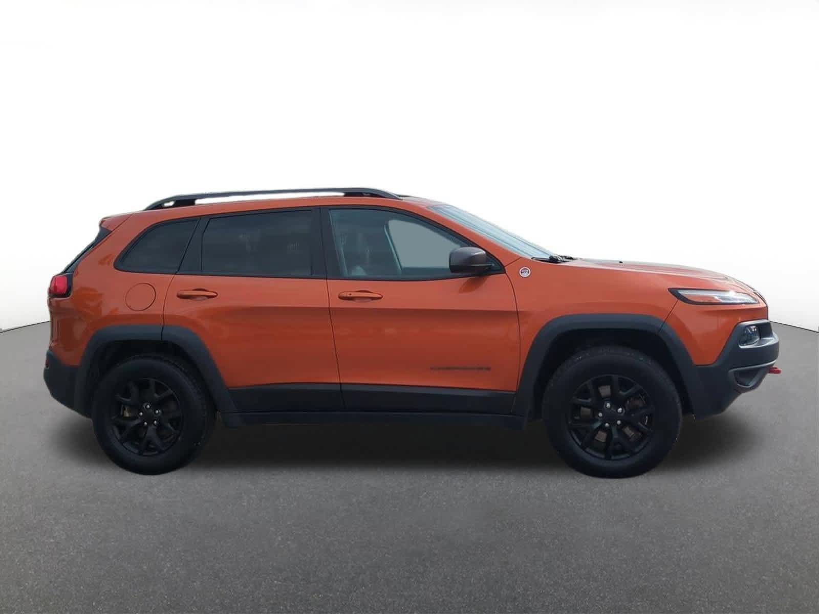 Used 2015 Jeep Cherokee Trailhawk w/ Comfort/Convenience Group AWD/4WD image 7