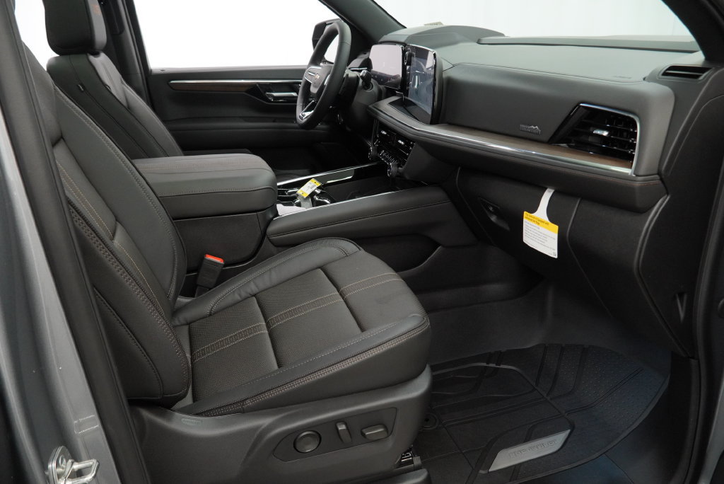 New 2026 Chevrolet Suburban High Country w/ Sun And Tow Package AWD/4WD image 31