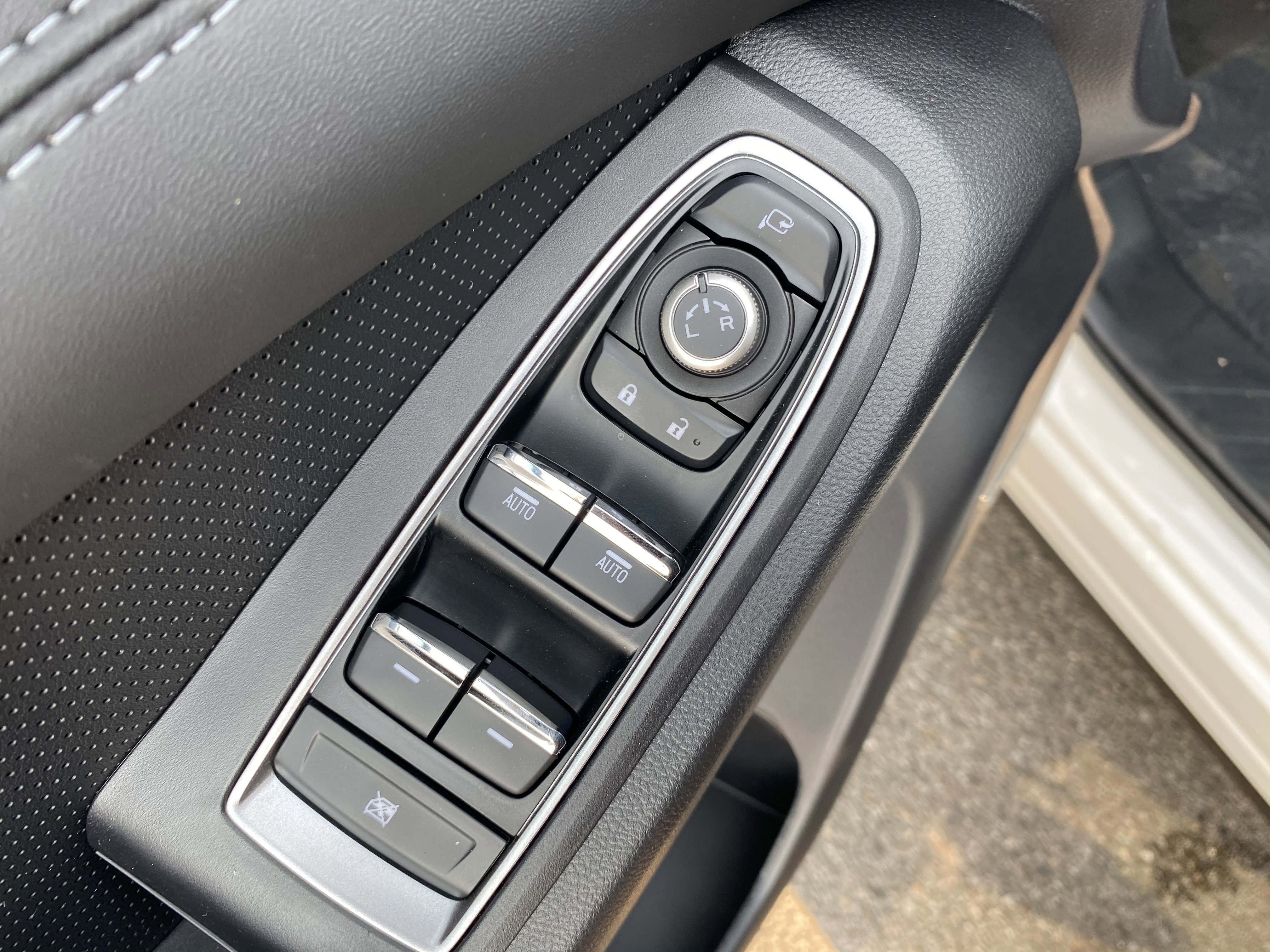 New 2025 Subaru Ascent Touring w/ Popular Package #2 image 18