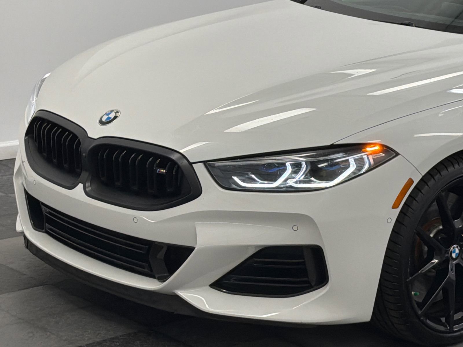 Used 2025 BMW M850i xDrive Coupe w/ M Carbon Exterior Package video 2