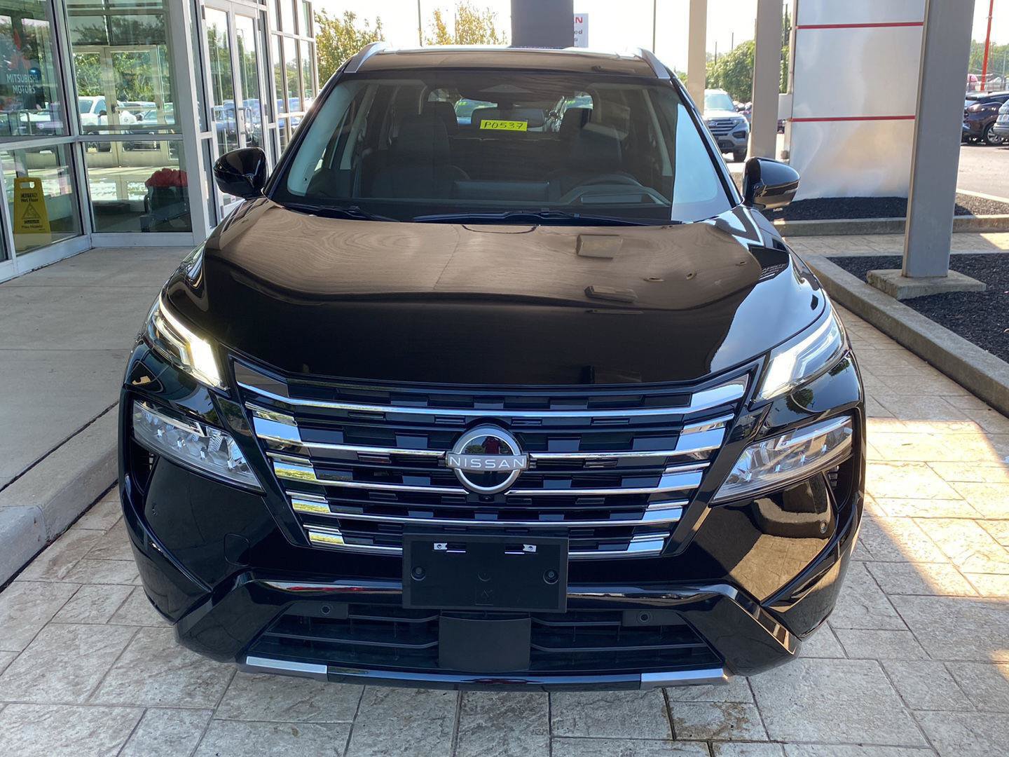 Used 2026 Nissan Rogue Platinum w/ Tech Package AWD/4WD image 2