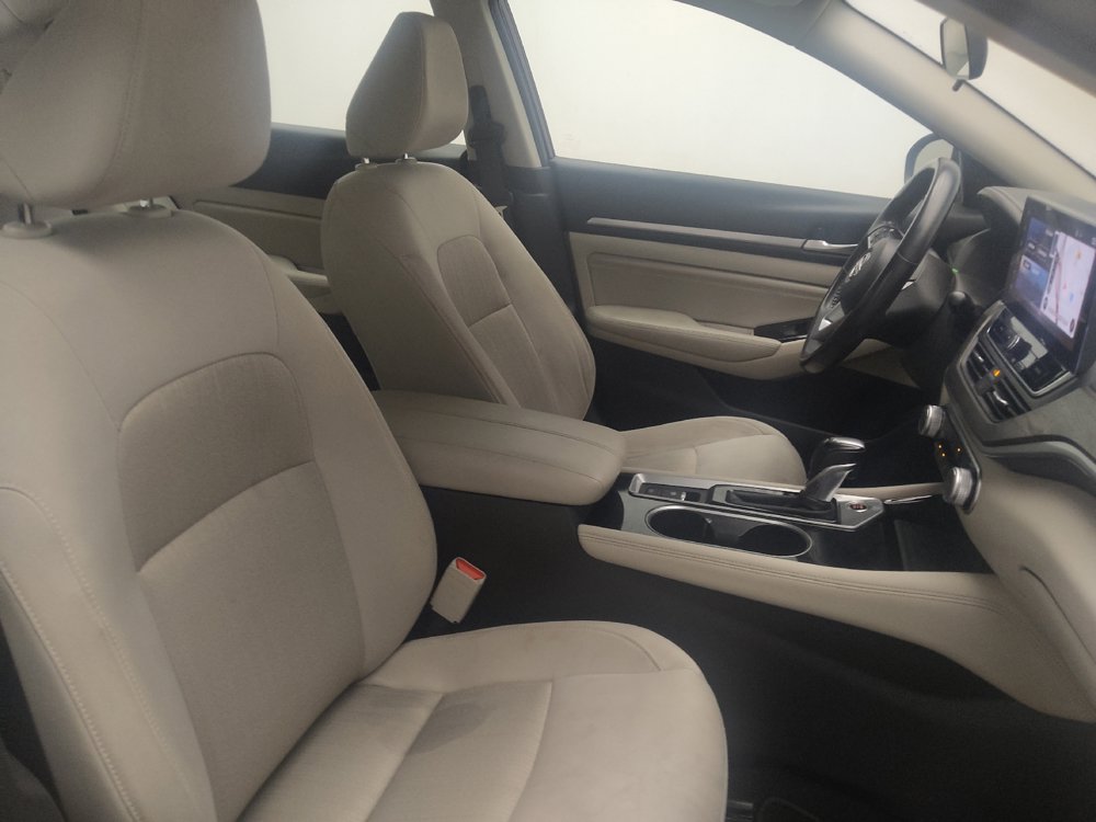 Used 2023 Nissan Altima 2.5 SV w/ SV Premium Package AWD/4WD image 21