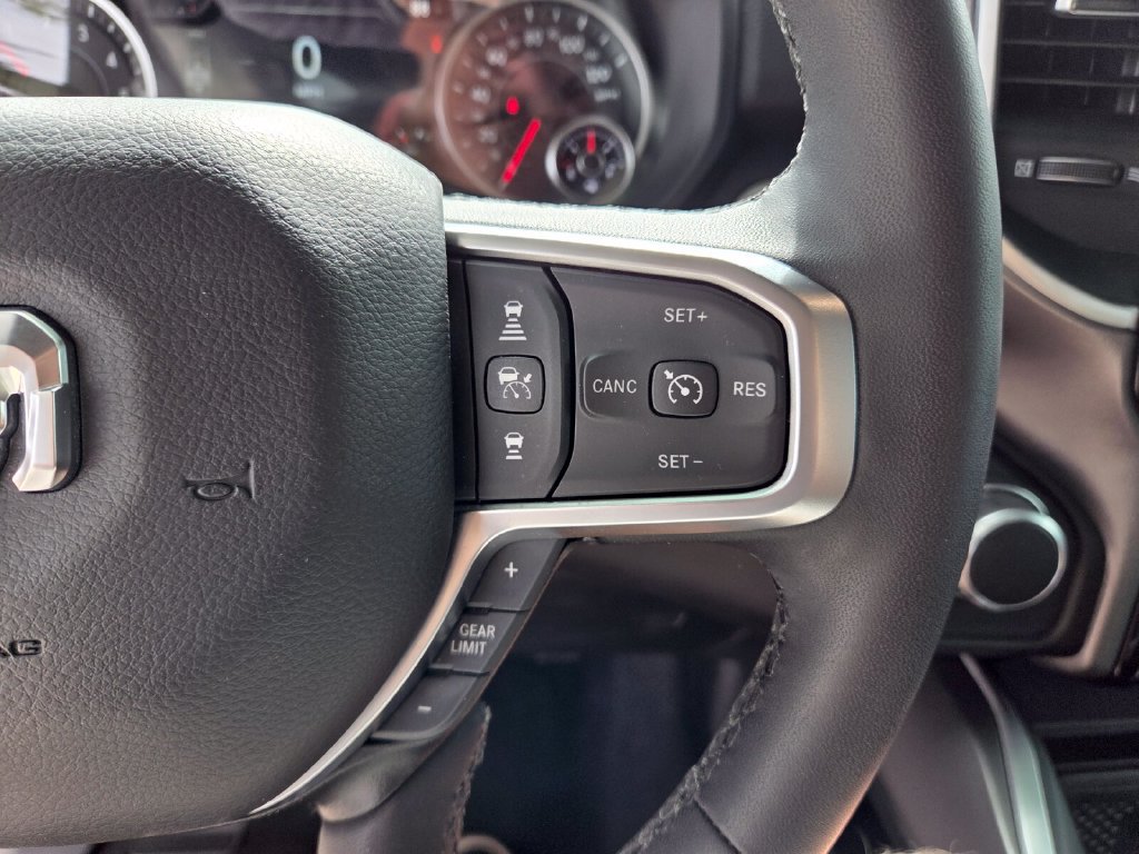 Used 2025 RAM 1500 Big Horn RWD image 32