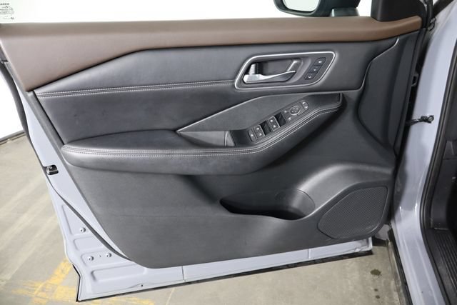 Used 2021 Nissan Rogue SL AWD/4WD image 18