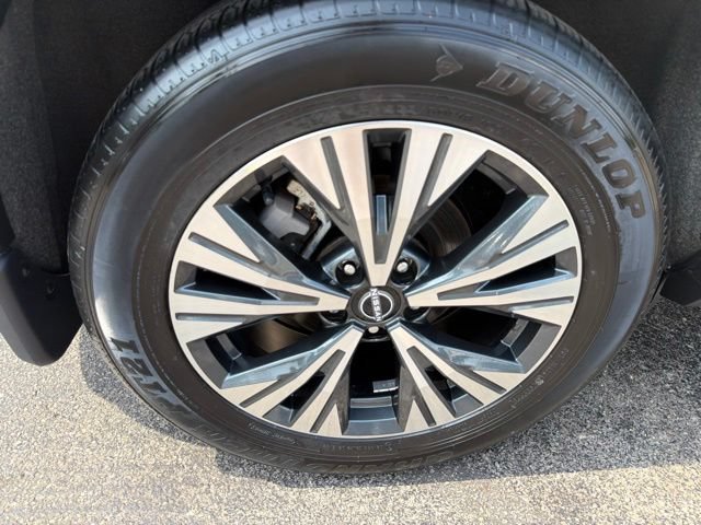Used 2023 Nissan Rogue SV AWD/4WD image 39