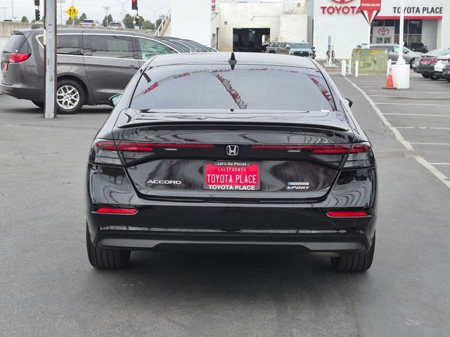 Used 2025 Honda Accord Sport image 9