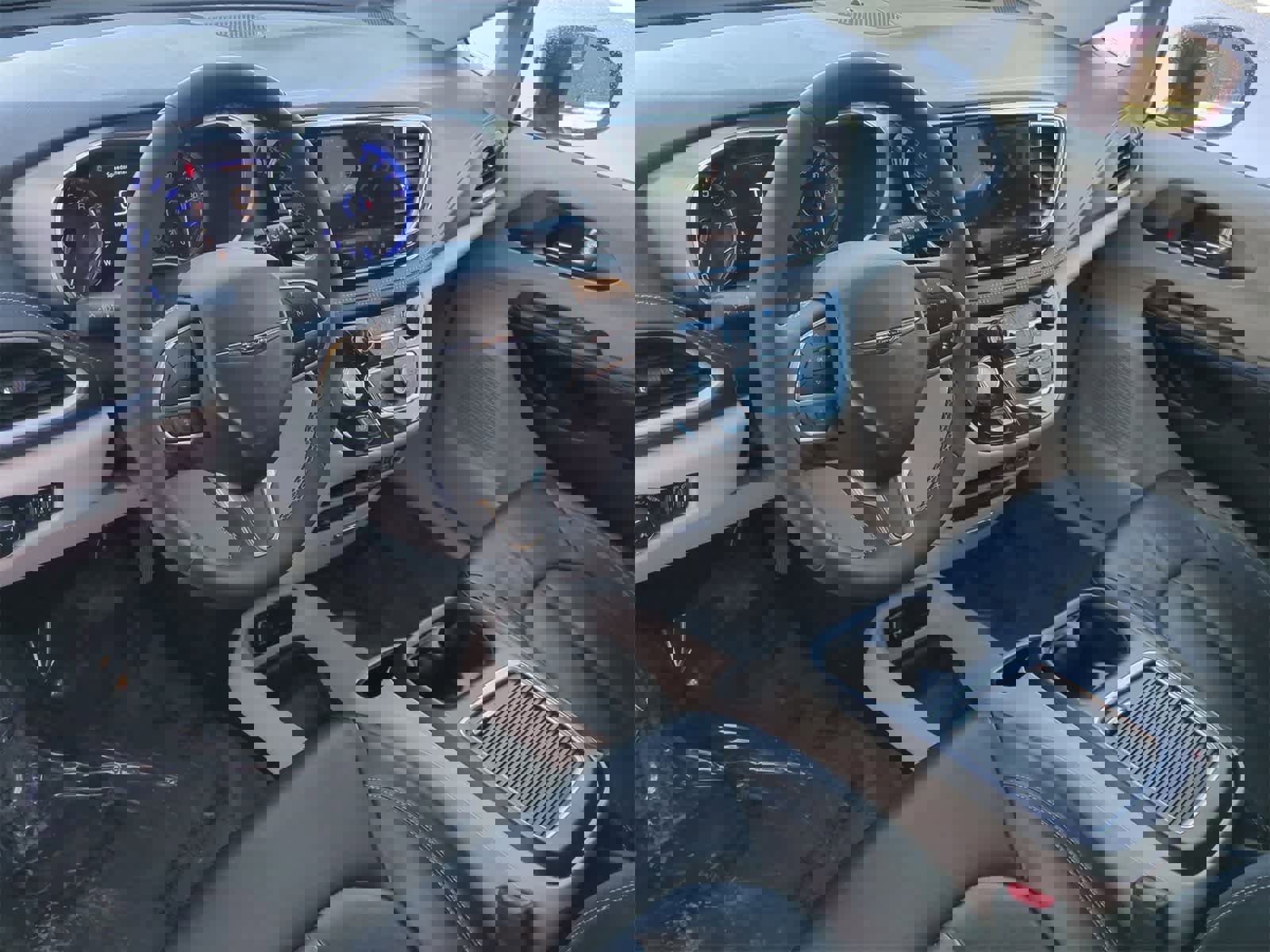 Certified 2022 Chrysler Pacifica Touring-L w/ Uconnect Theater Family Group image 10