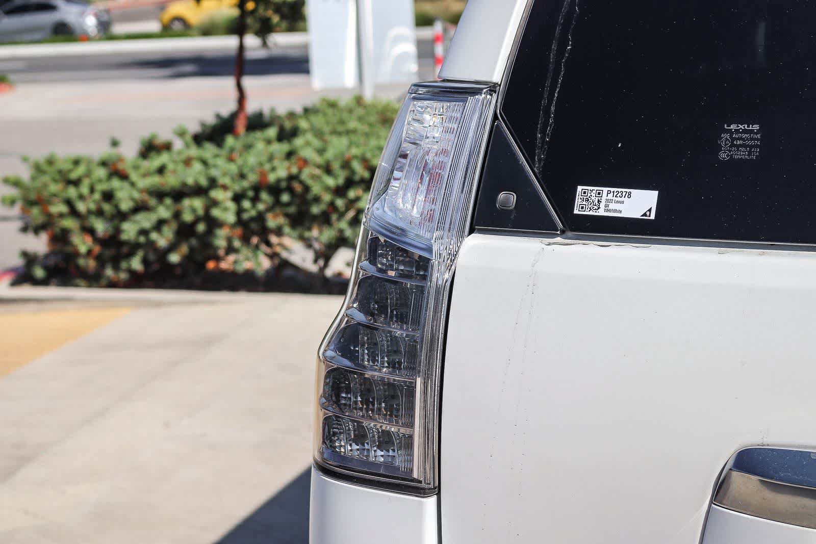 Used 2022 Lexus GX 460 Premium w/ Premium Package AWD/4WD image 7