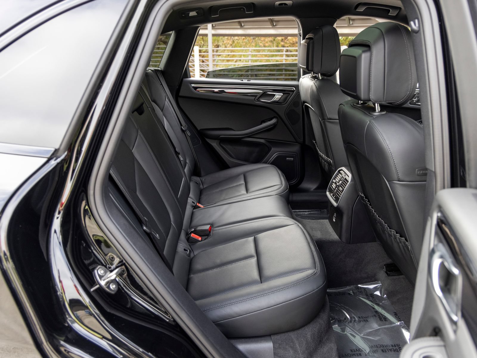 Certified 2026 Porsche Macan AWD/4WD image 57