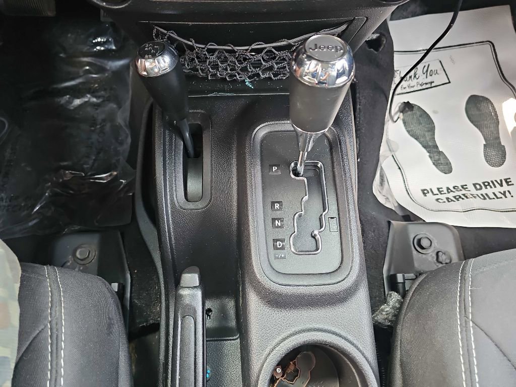 Used 2014 Jeep Wrangler Unlimited Rubicon w/ Connectivity Group image 34