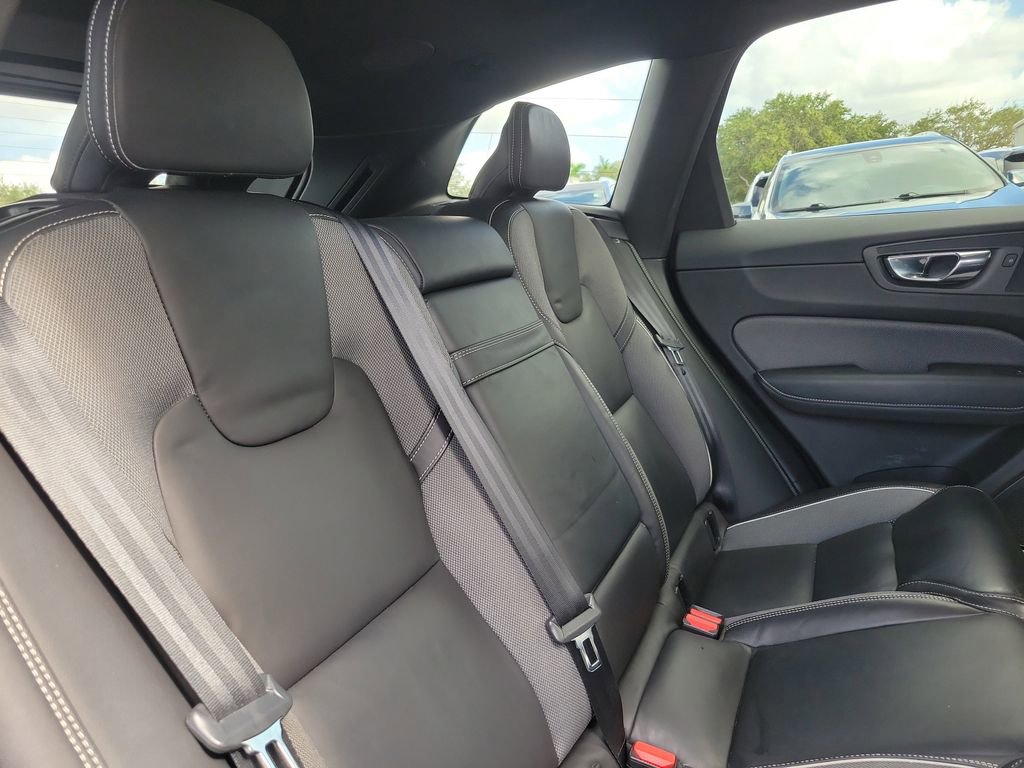 Used 2020 Volvo XC60 T5 R-Design w/ Protection Package Premier image 28