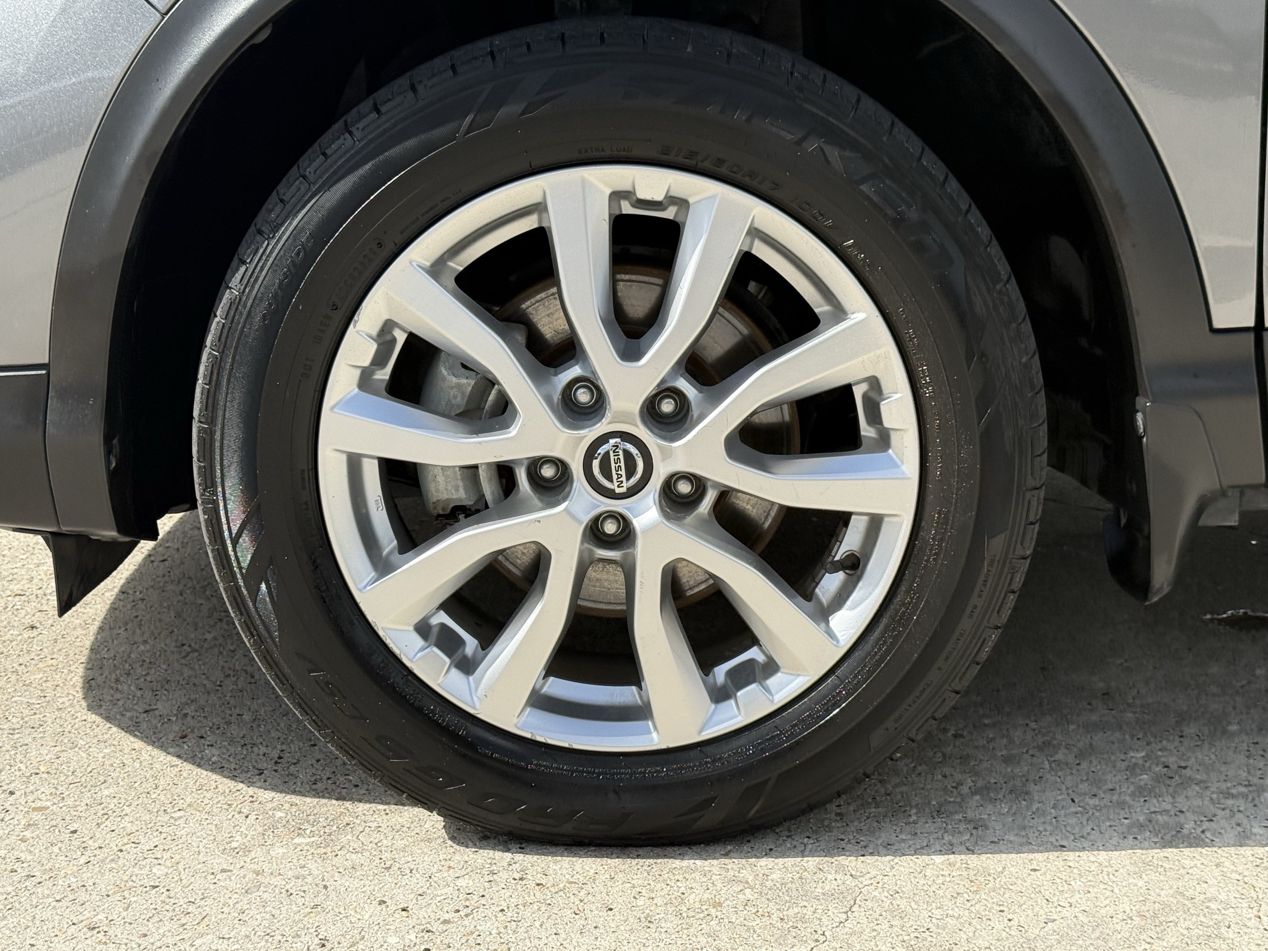 Used 2022 Nissan Rogue Sport SV FWD image 12