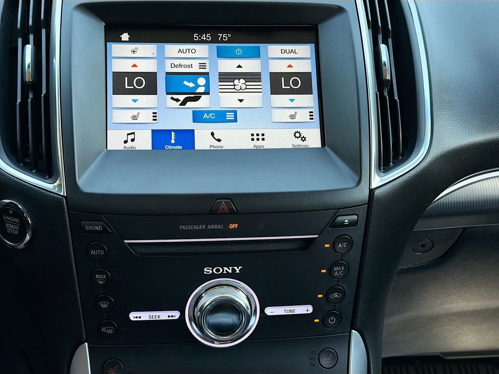 Used 2018 Ford Edge Titanium w/ Cold Weather Package FWD image 17