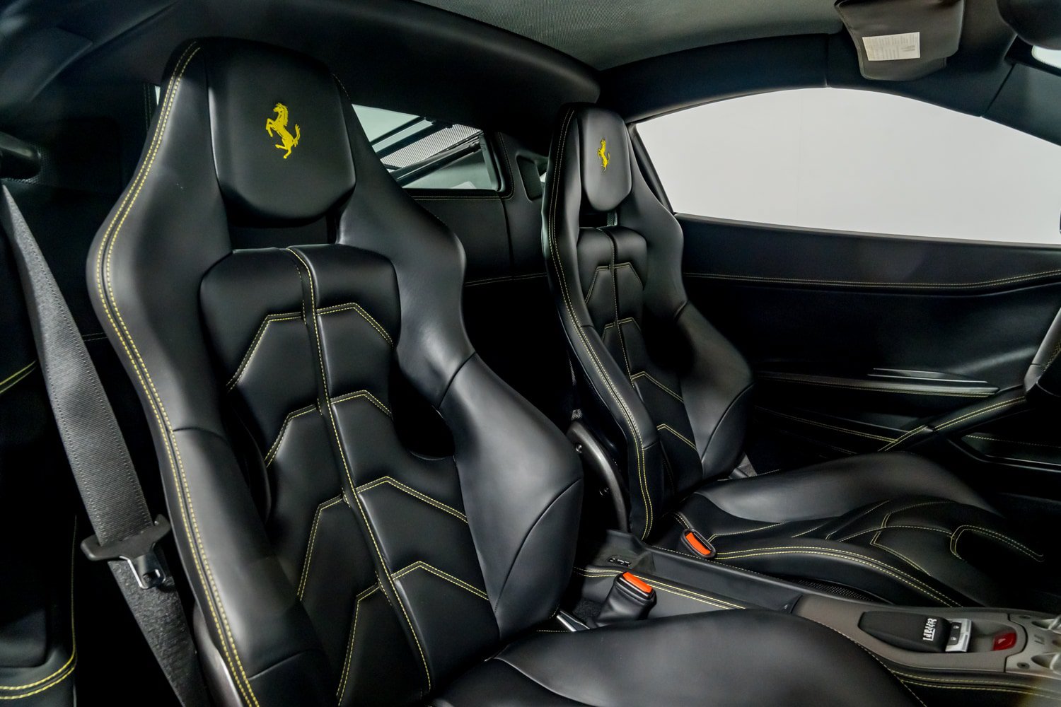 Used 2010 Ferrari 458 Italia Coupe RWD image 30