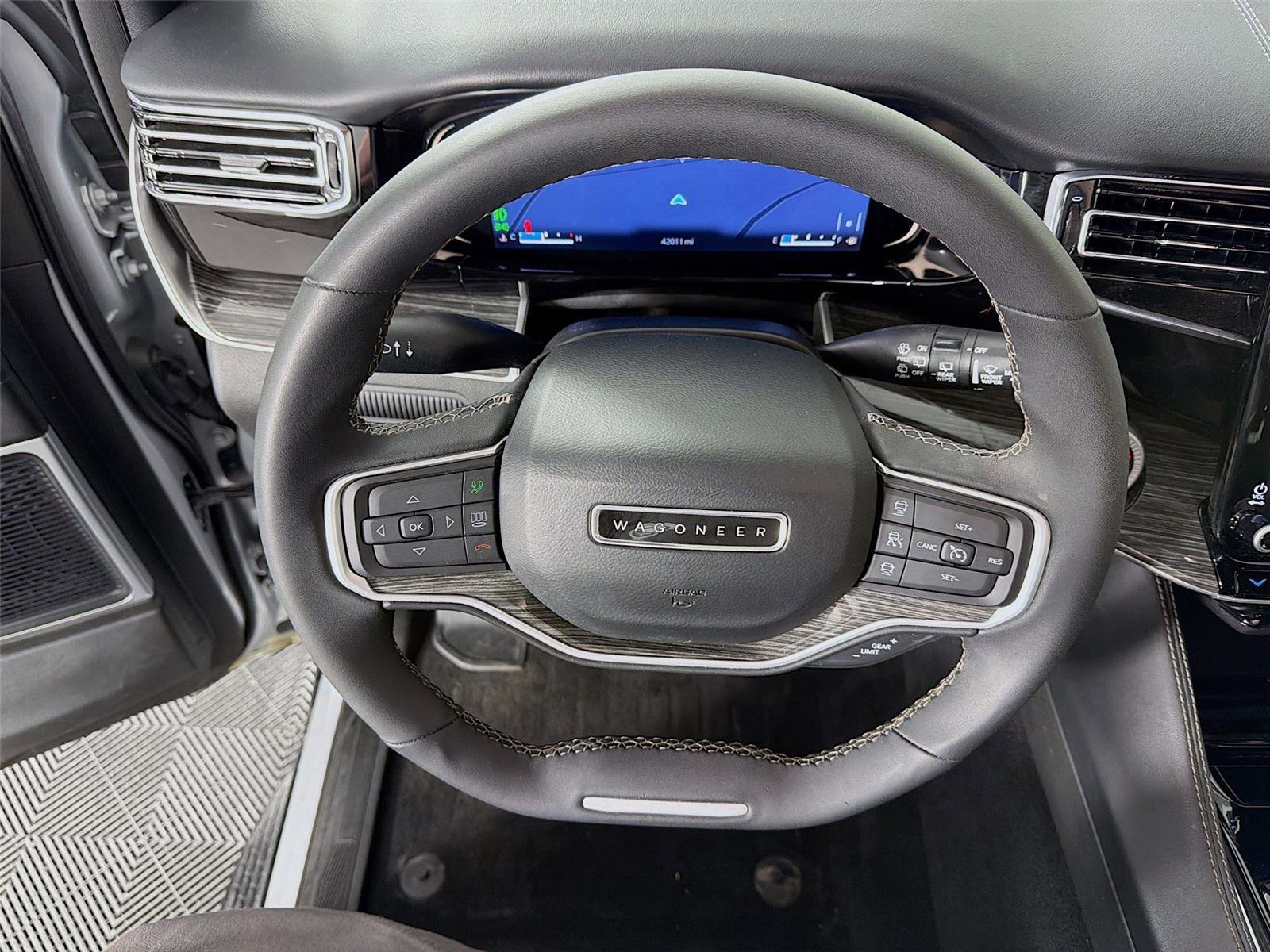 Used 2022 Jeep Wagoneer Series II w/ Rear Seat Video Group 1 image 12