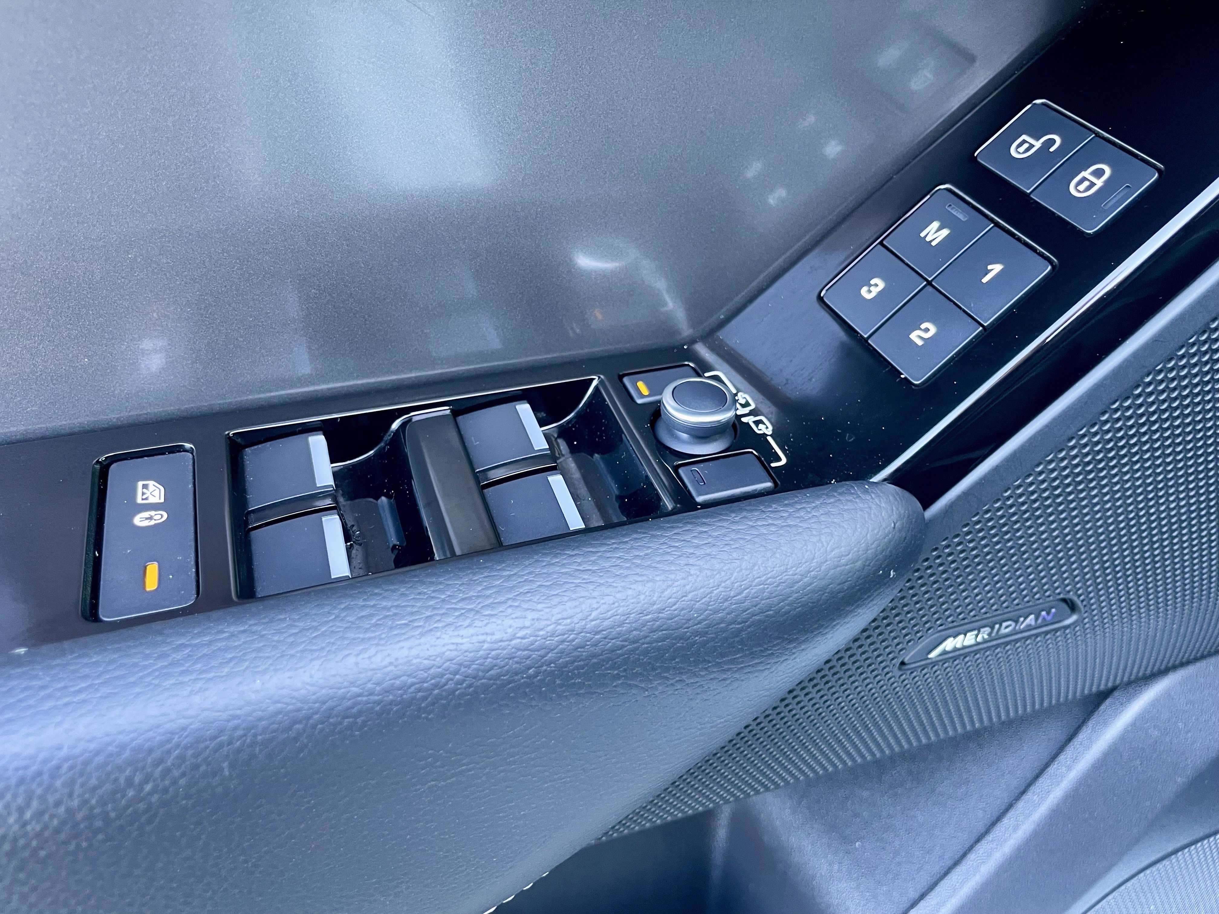 Used 2019 Land Rover Range Rover Velar S image 11