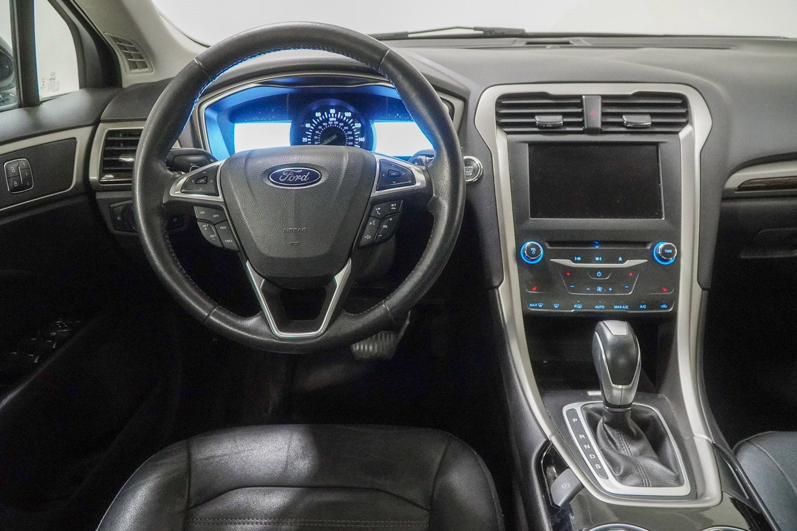 Used 2015 Ford Fusion SE w/ Equipment Group 202A image 21