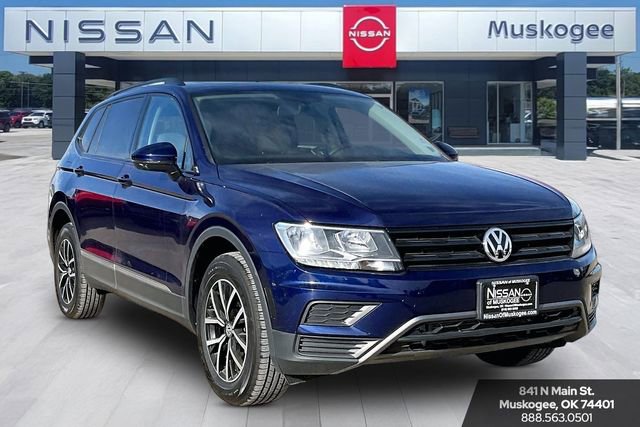 Used 2021 Volkswagen Tiguan SE w/ Panoramic Sunroof Package image 1