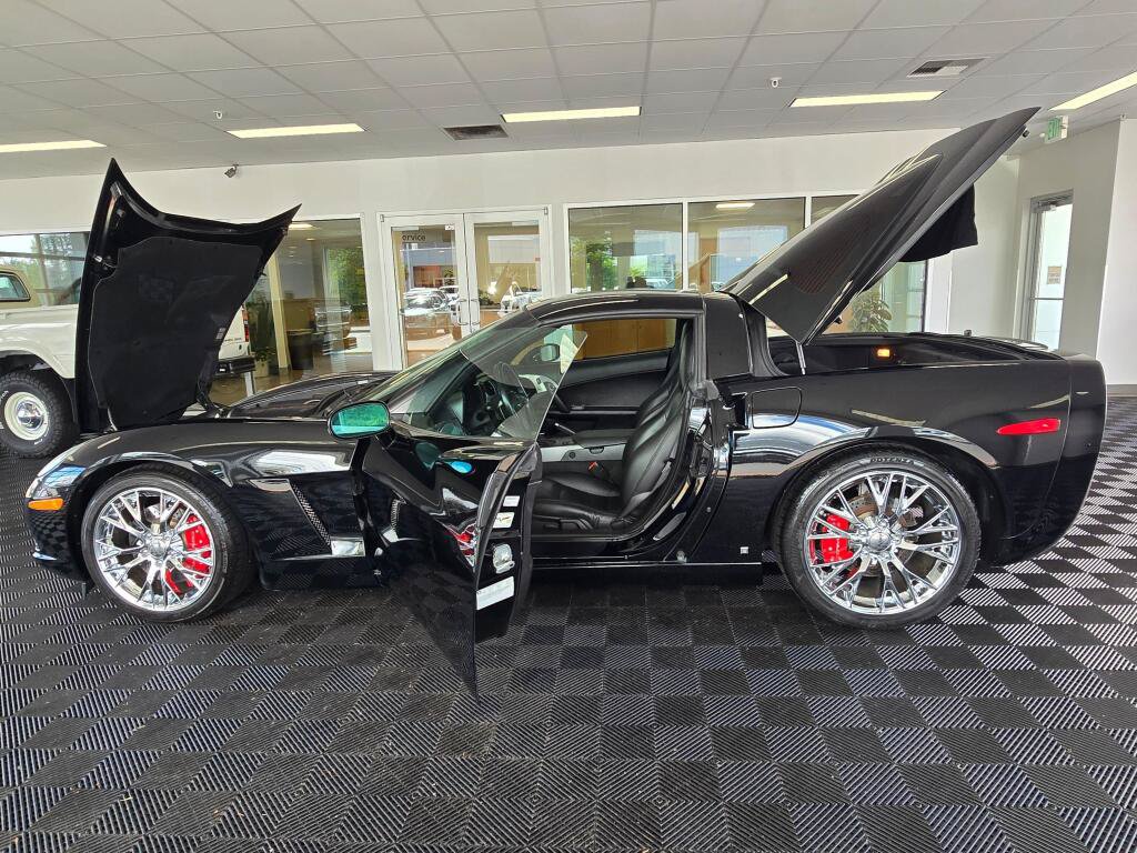 Used 2006 Chevrolet Corvette Coupe w/ Preferred Equipment Group RWD image 11