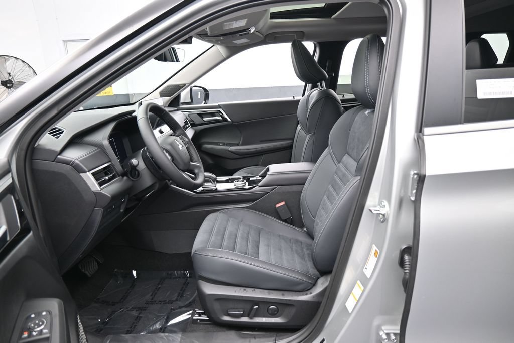 New 2026 Mitsubishi Outlander SE FWD image 11