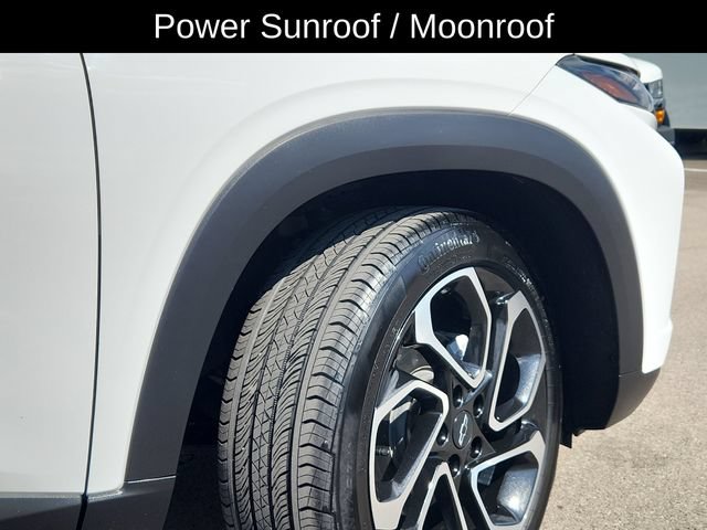 Used 2024 Chevrolet Trax RS w/ Sunroof Package FWD image 18