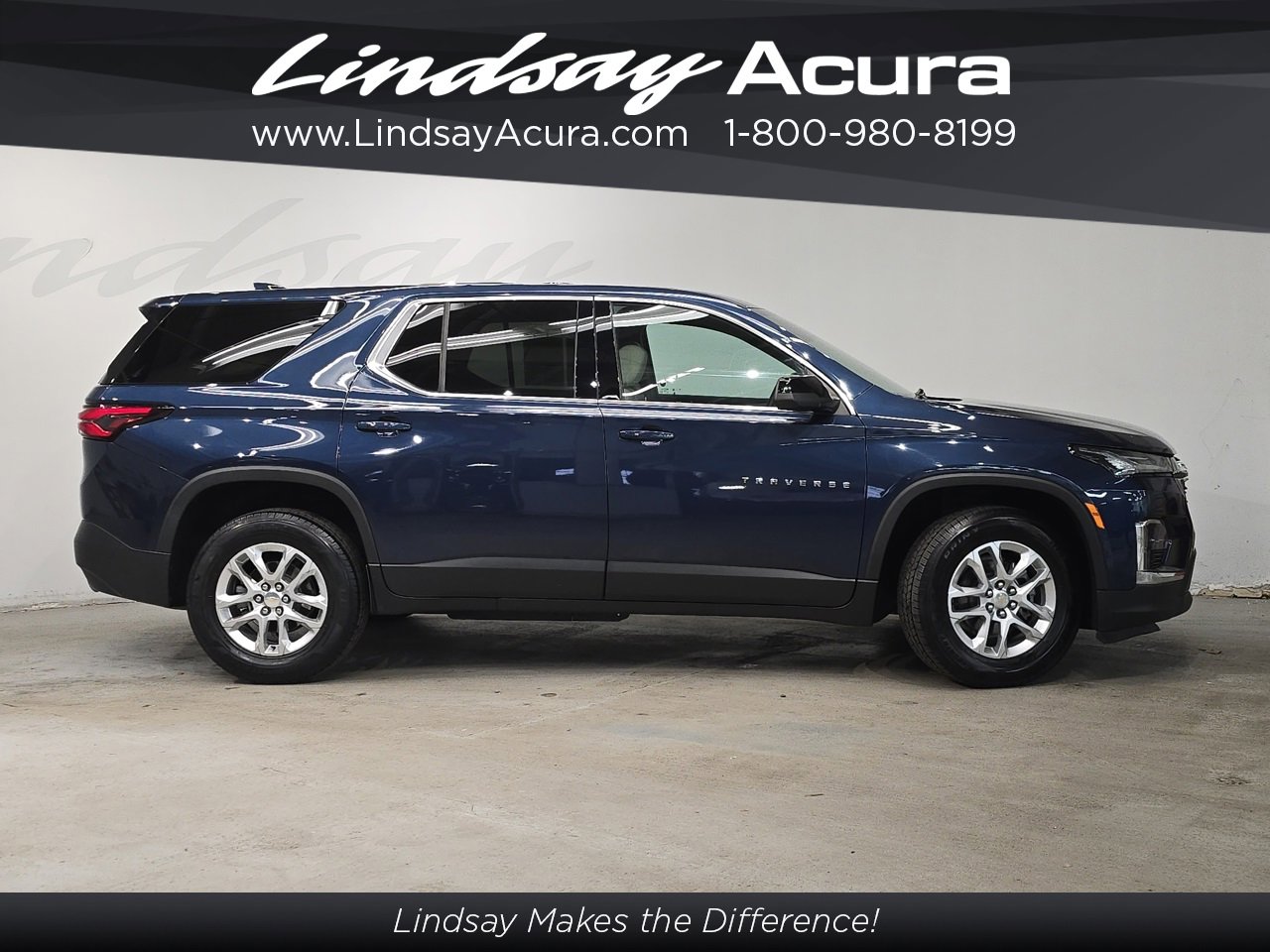 Used 2022 Chevrolet Traverse LS image 3