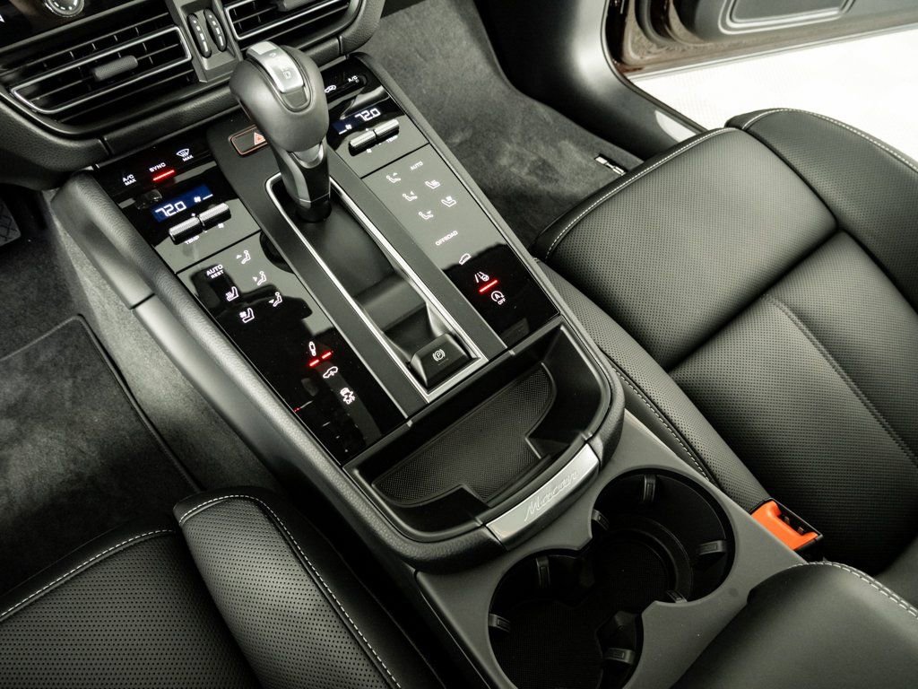 New 2026 Porsche Macan S image 18