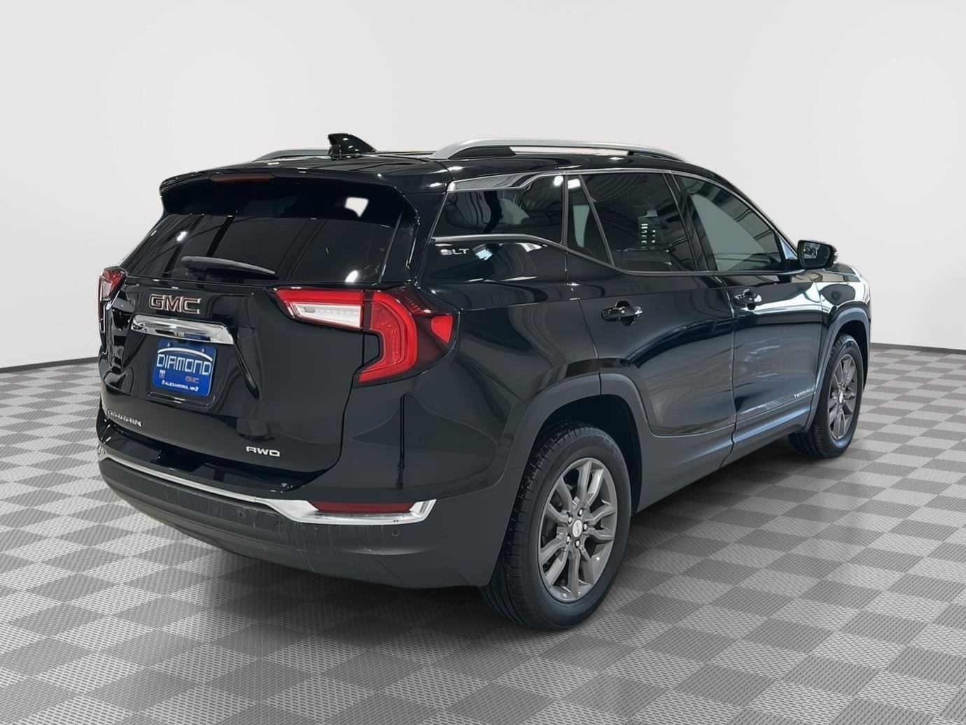 Used 2024 GMC Terrain SLT w/ LPO, Floor Liner Package image 5