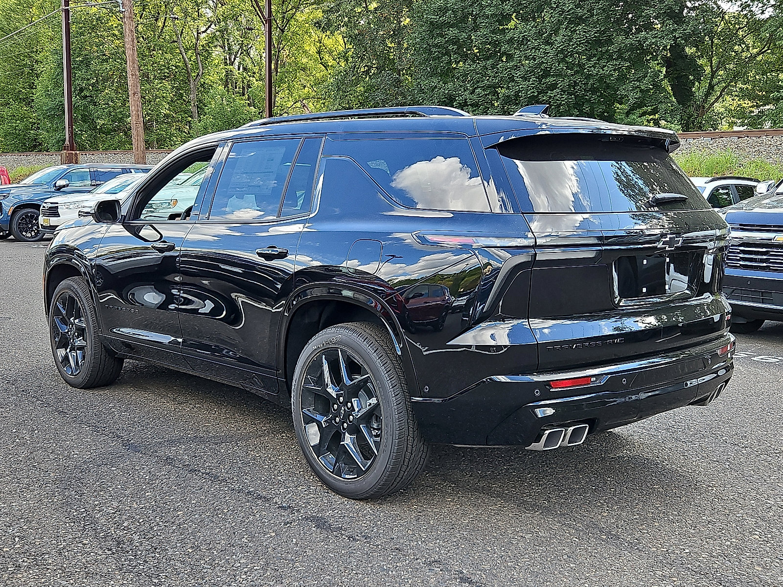 New 2026 Chevrolet Traverse RS image 3