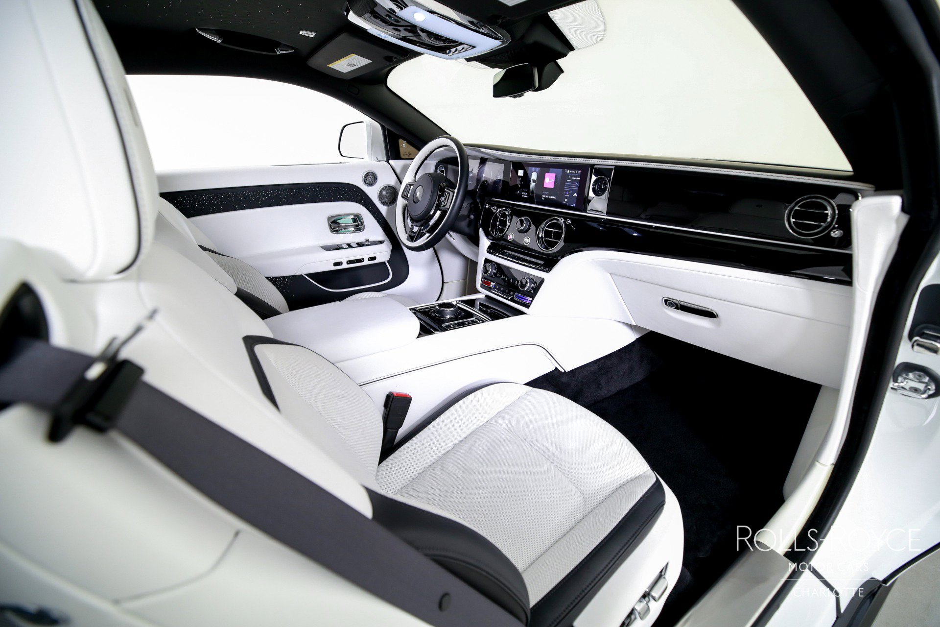 Used 2024 Rolls-Royce Spectre w/ Spectre Launch Package image 25