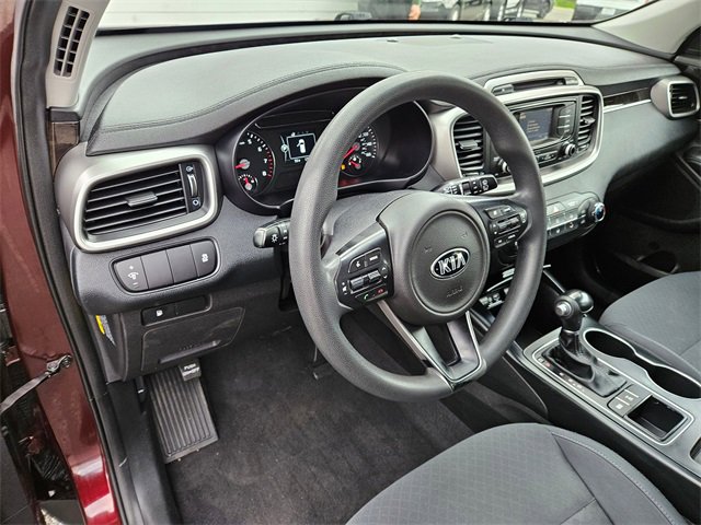Used 2017 Kia Sorento LX image 16
