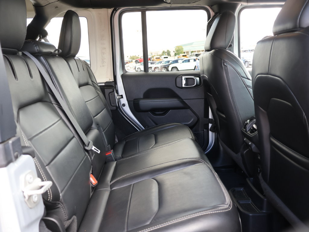 Used 2023 Jeep Wrangler Unlimited Sahara AWD/4WD image 11
