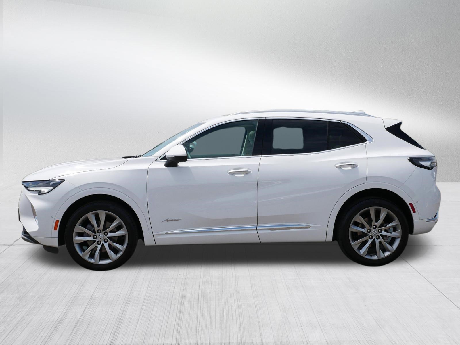 Used 2022 Buick Envision Avenir w/ Technology Package II AWD/4WD image 4