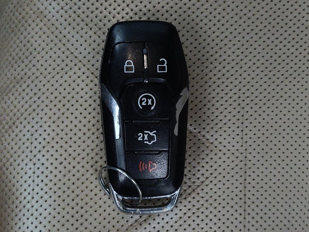 Used 2016 Lincoln MKX Reserve w/ Technology Package FWD image 32