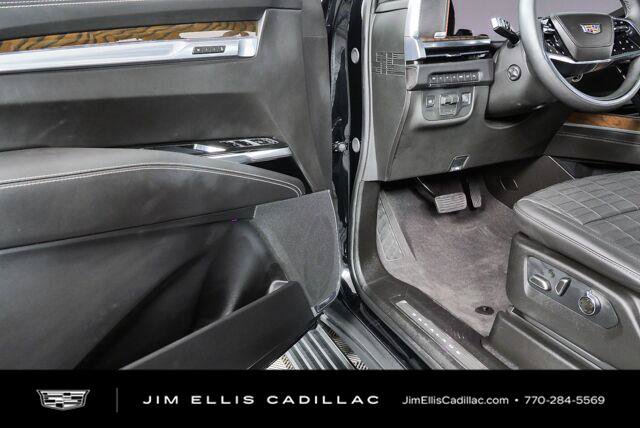 Used 2026 Cadillac Escalade Platinum Sport w/ LPO, ONYX Package AWD/4WD image 8