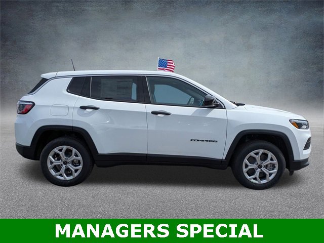 New 2025 Jeep Compass Sport image 3