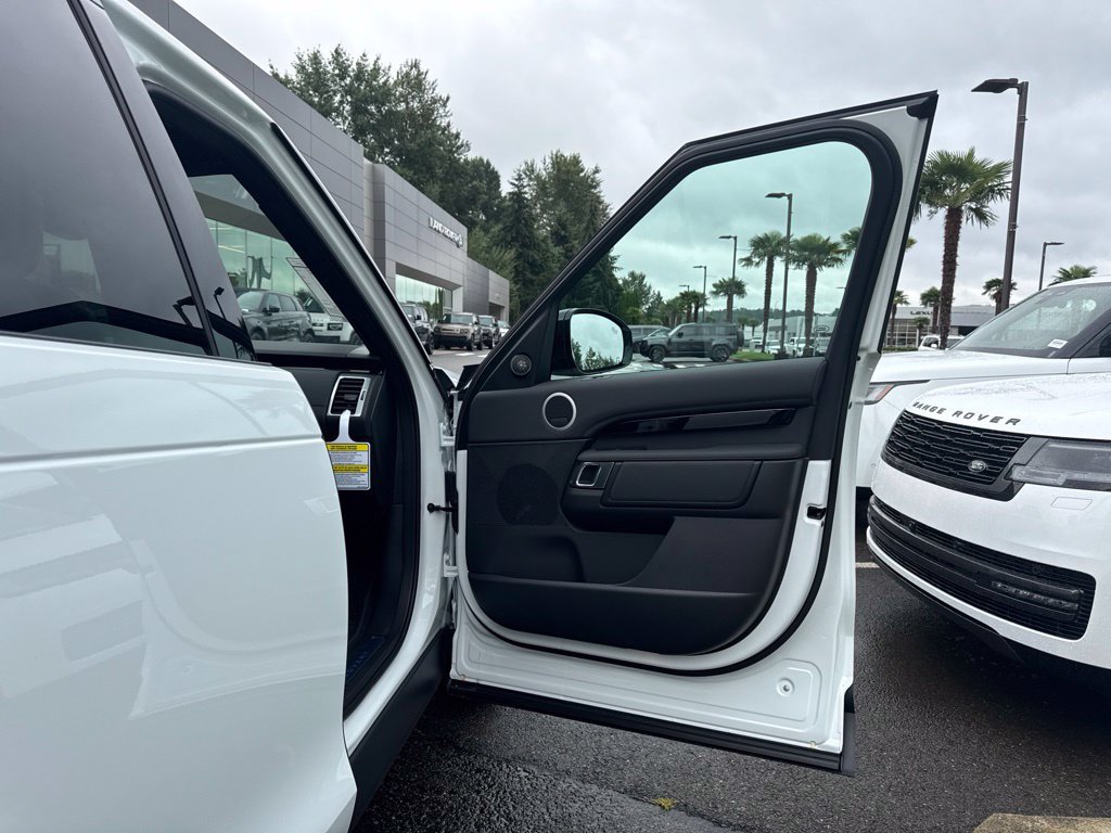 New 2026 Land Rover Discovery S AWD/4WD image 19