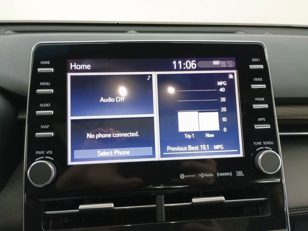 Used 2019 Toyota Avalon XLE w/ Moonroof Package image 22