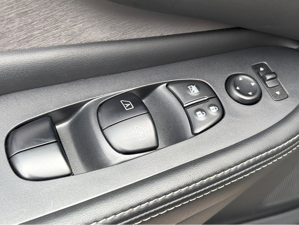 Used 2020 Nissan Murano S w/ Technology Package FWD image 5