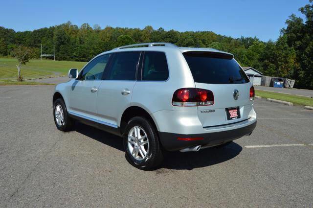 Used 2009 Volkswagen Touareg VR6 image 6