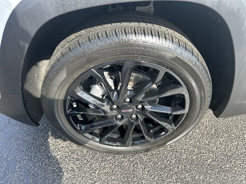 Used 2024 GMC Terrain SLT w/ Tech Package image 16