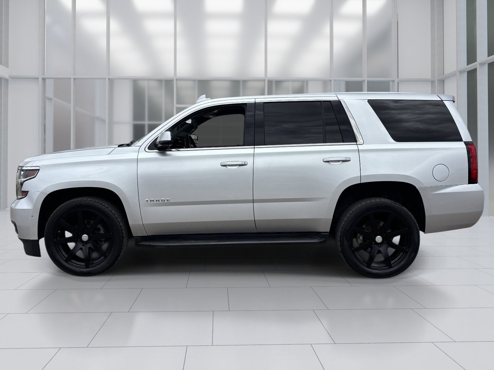 Used 2019 Chevrolet Tahoe LS AWD/4WD image 3