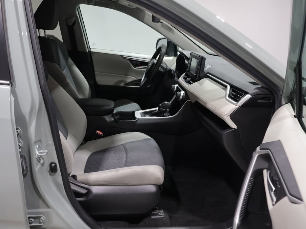 Used 2021 Toyota RAV4 XLE w/ Carpet Mat Package (TMS) AWD/4WD image 22