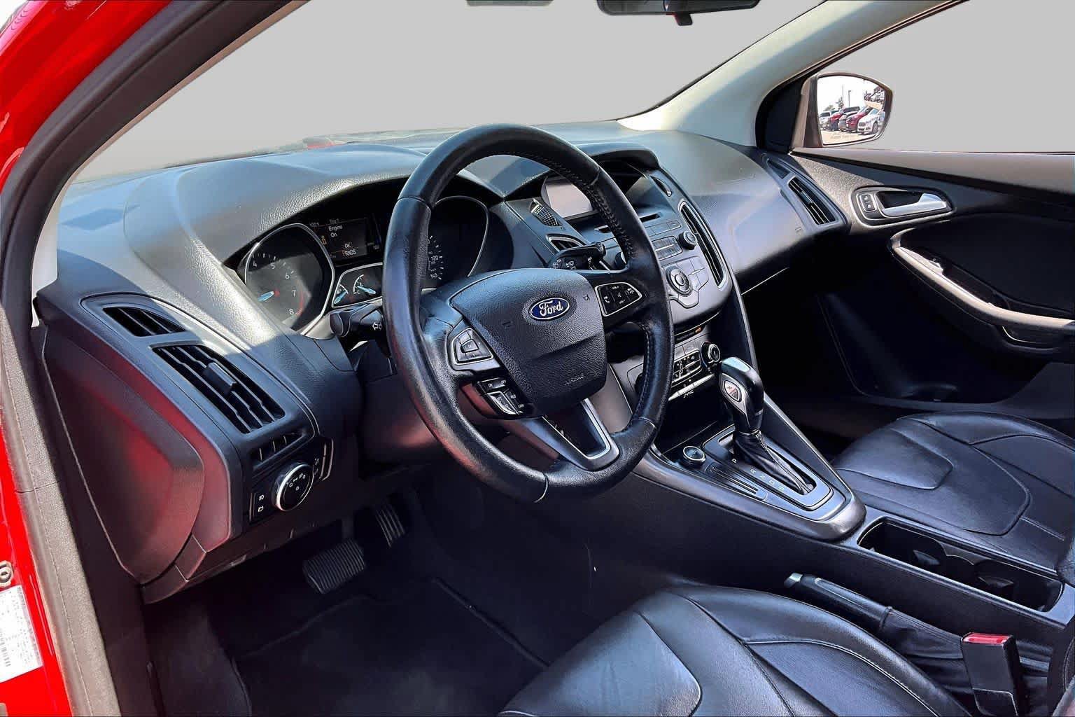 Used 2016 Ford Focus SE w/ Equipment Group 201A FWD image 17