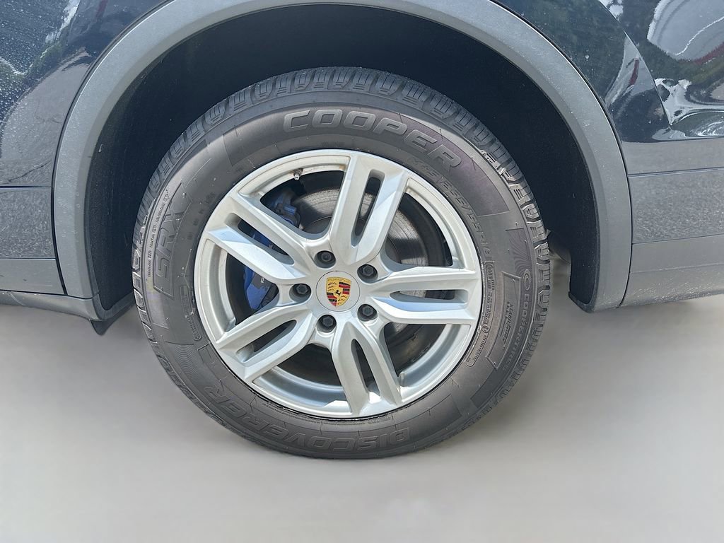 Used 2016 Porsche Cayenne AWD/4WD image 11